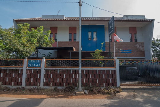 RedDoorz Syariah Near Krida Nusantara