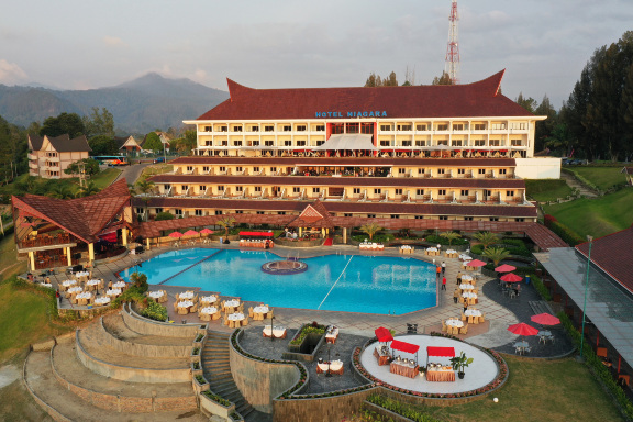 Niagara Hotel Lake Toba & Resorts #5