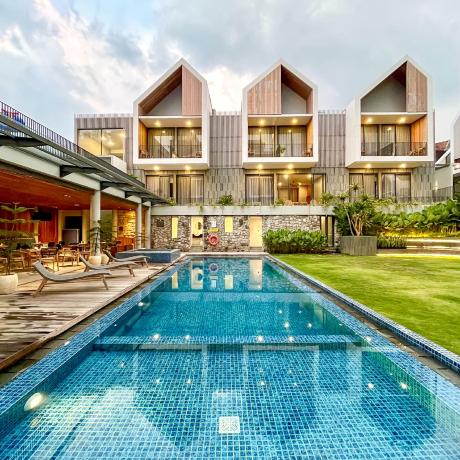 Facade Hotel by Azana