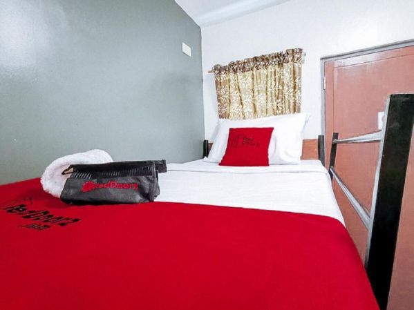 RedDoorz near KCC Mall Gensan #5