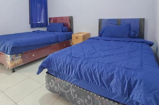 Angrumba Family Homestay Syariah Near Rsud Caruban Mitra RedDoorz