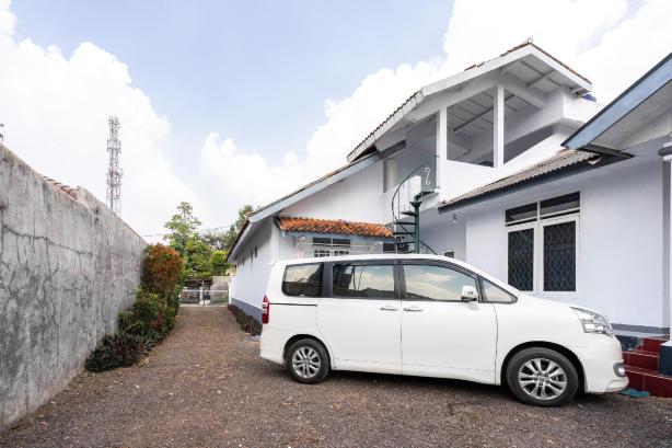 RedDoorz Syariah Near Rsud Cimacan