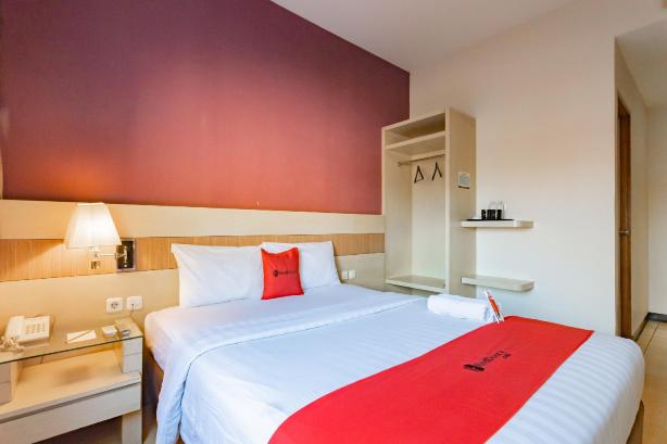 RedDoorz Premium Near Bandung Station