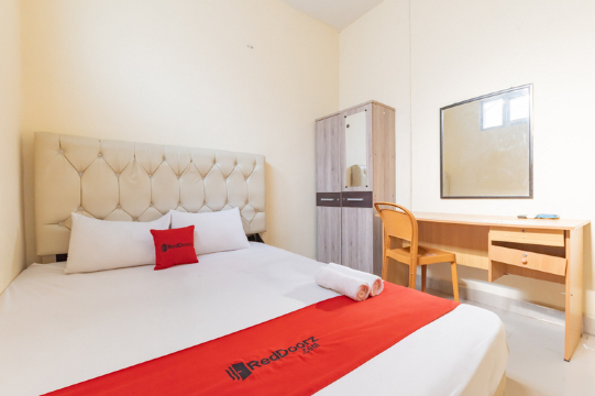 RedDoorz Near RS Permata Cirebon