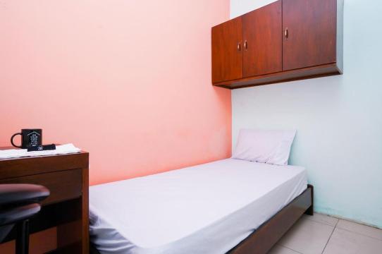 OYO Life 2309 Kost Si Mbok Vivi