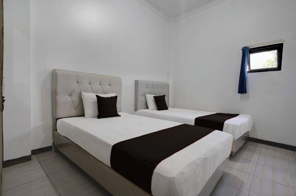 Hotel O 94843 Syariah Hj. Lilis Sukabumi