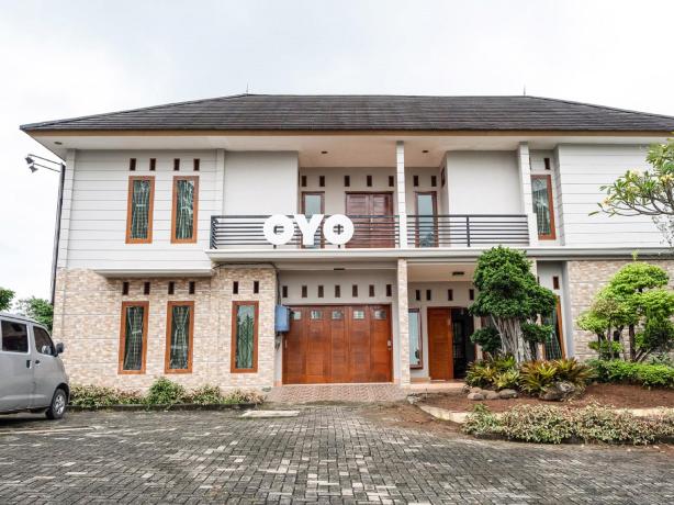 OYO 2912 Graha Minda Syariah