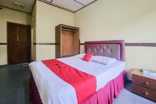 RedDoorz near Akau Potong Lembu Tanjung Pinang