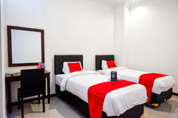RedDoorz @ Jalan Wonosari KM.9