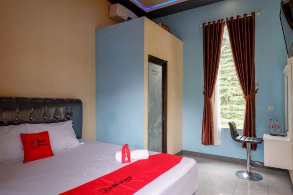 RedDoorz @ Gerbang Dieng Plateau Area
