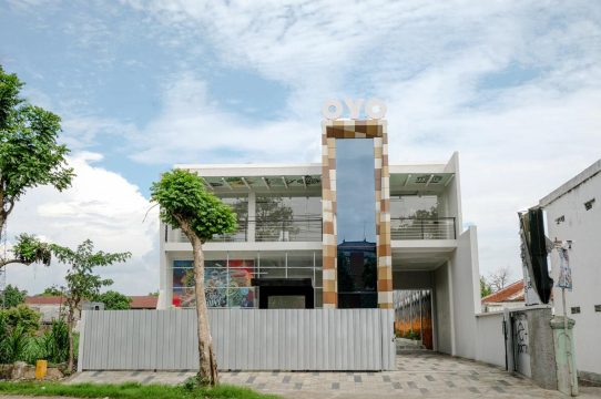 OYO 2140 Hs Residence