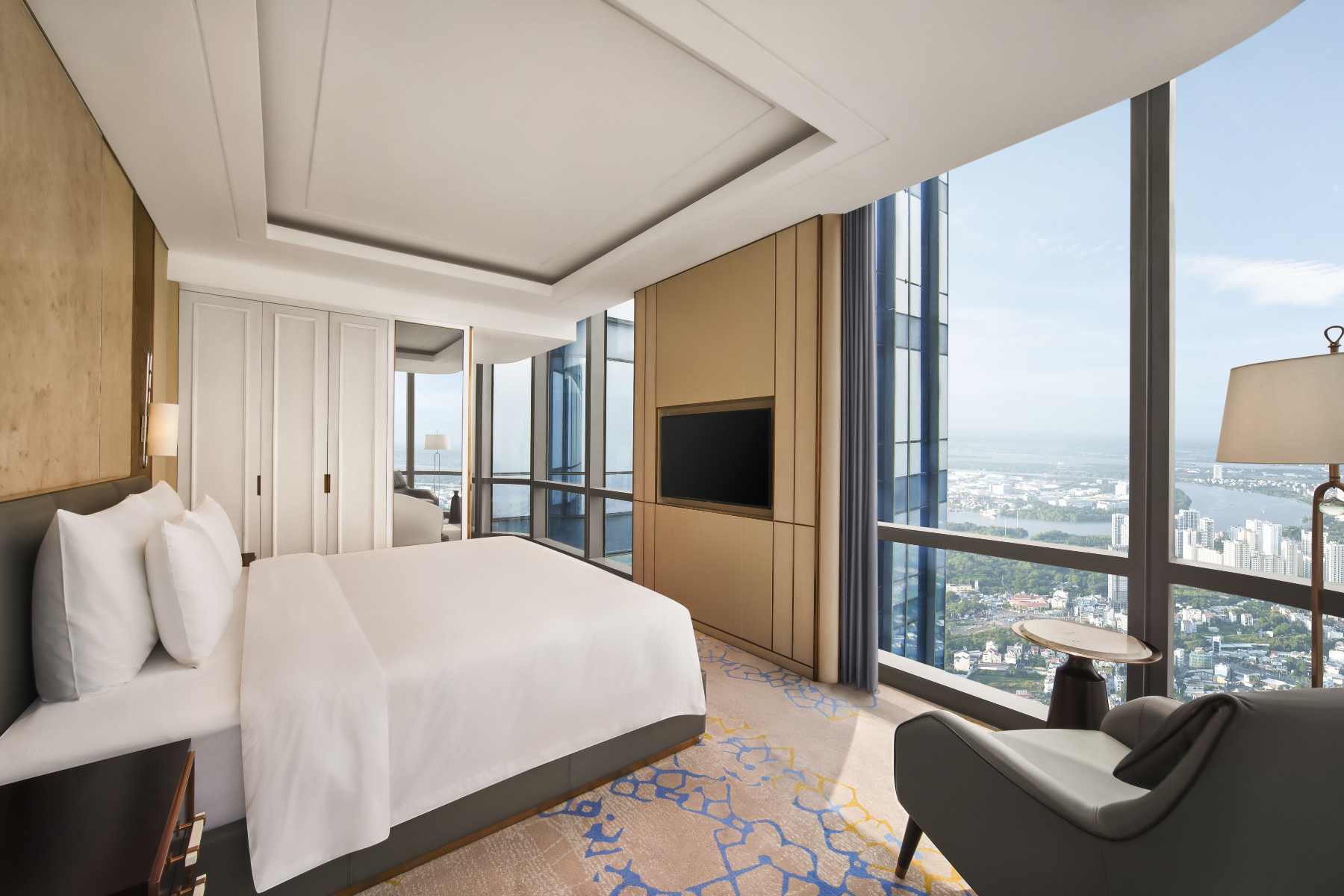 Vinpearl Landmark 81, Autograph Collection #5