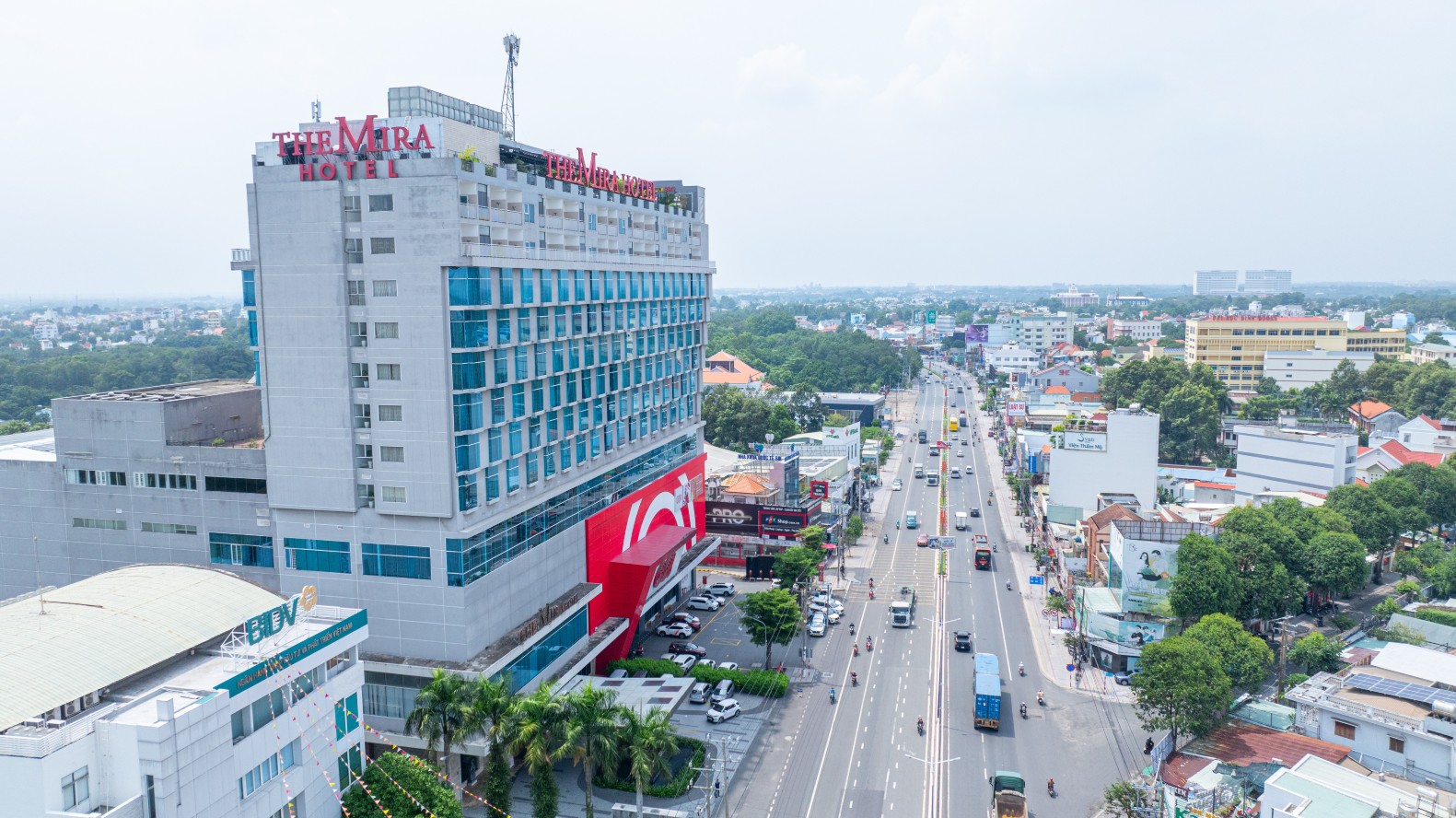 Khách sạn The Mira