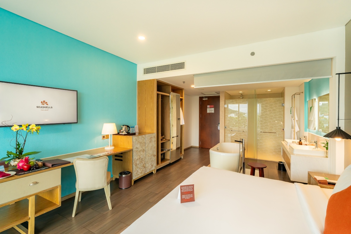 Premium Hướng Thành Phố 01 Giường Lớn #3
