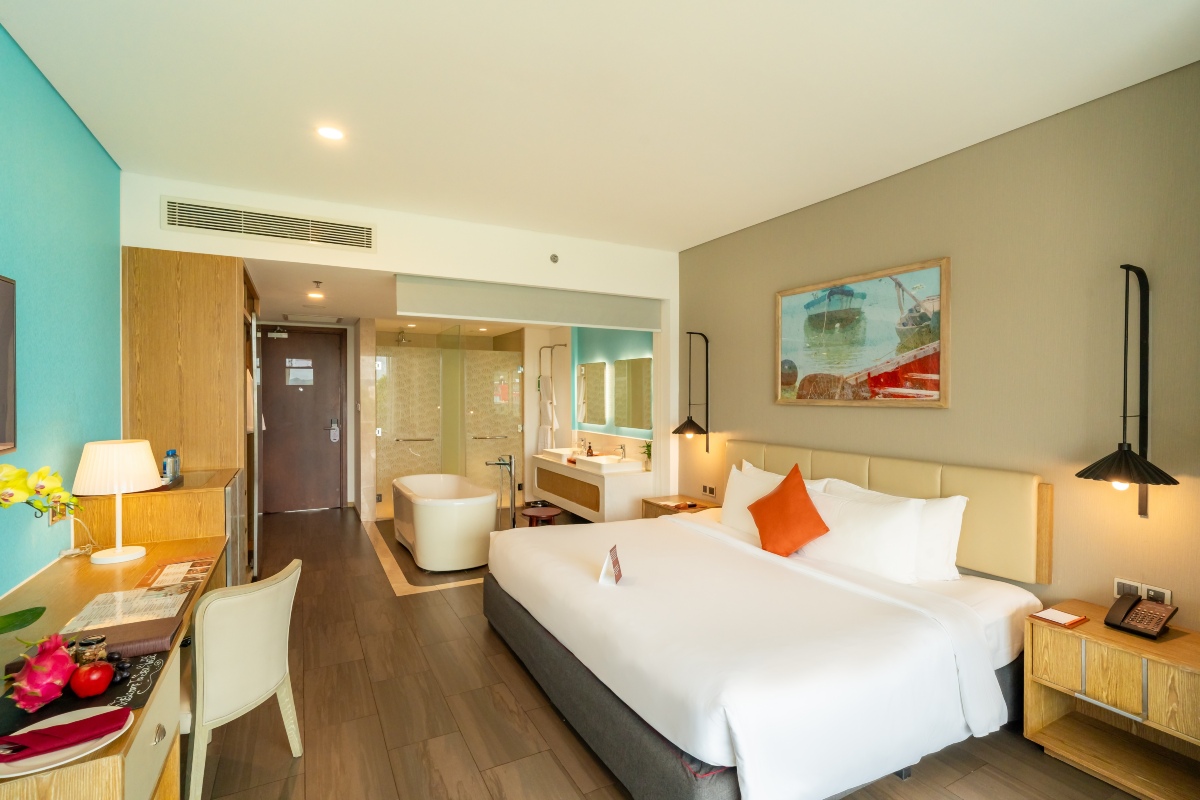 Premium Hướng Thành Phố 01 Giường Lớn #4