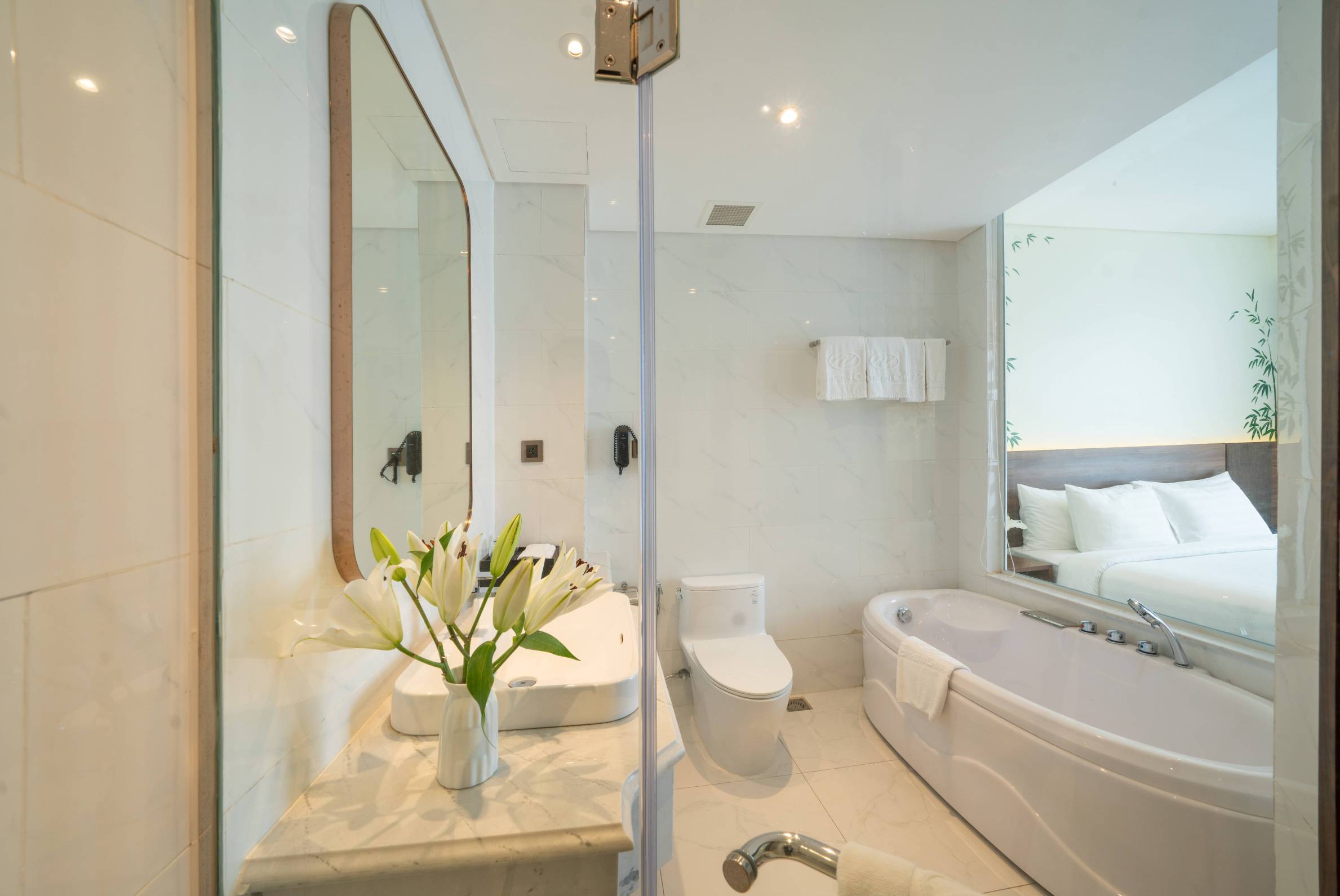 EXECUTIVE SUITE #4