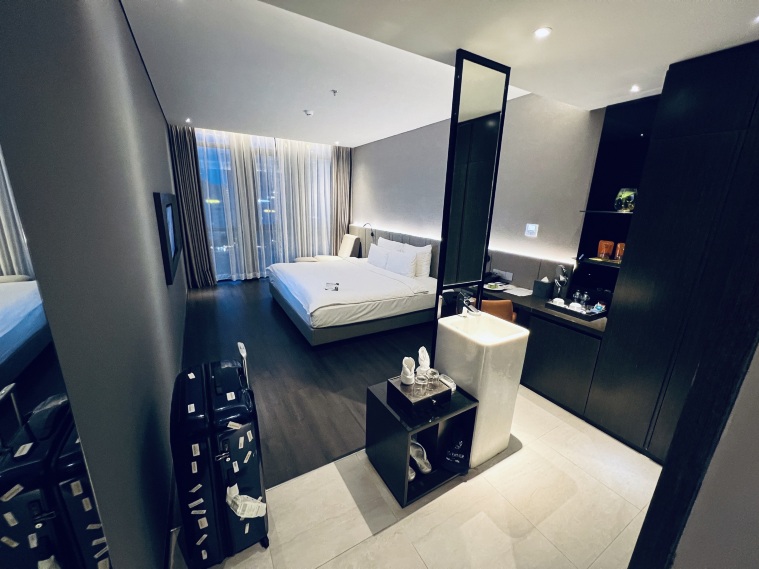 Deluxe Double With City View #9