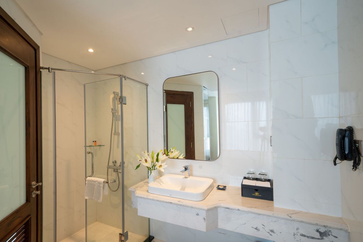 EXECUTIVE SUITE #5