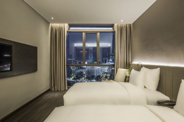 Deluxe Twin With City View #4