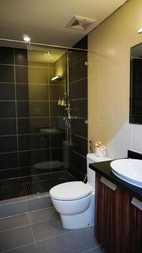 TWO BEDROOM DELUXE APARTMENT #7