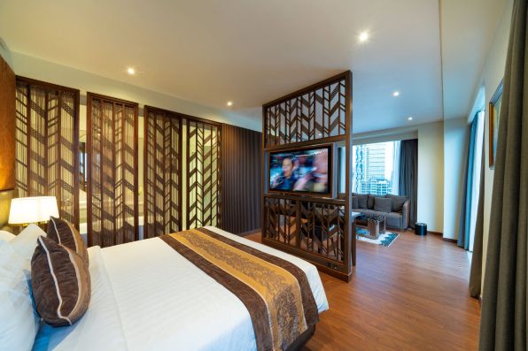 NORTHERN CHARM SUITE #2